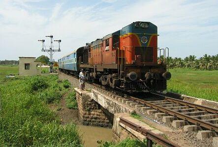 DV vận tải hàng hóa đường sắt - Vận Tải Lý Phú Gia - Công Ty TNHH Thương Mại Dịch Vụ Vận Tải Lý Phú Gia